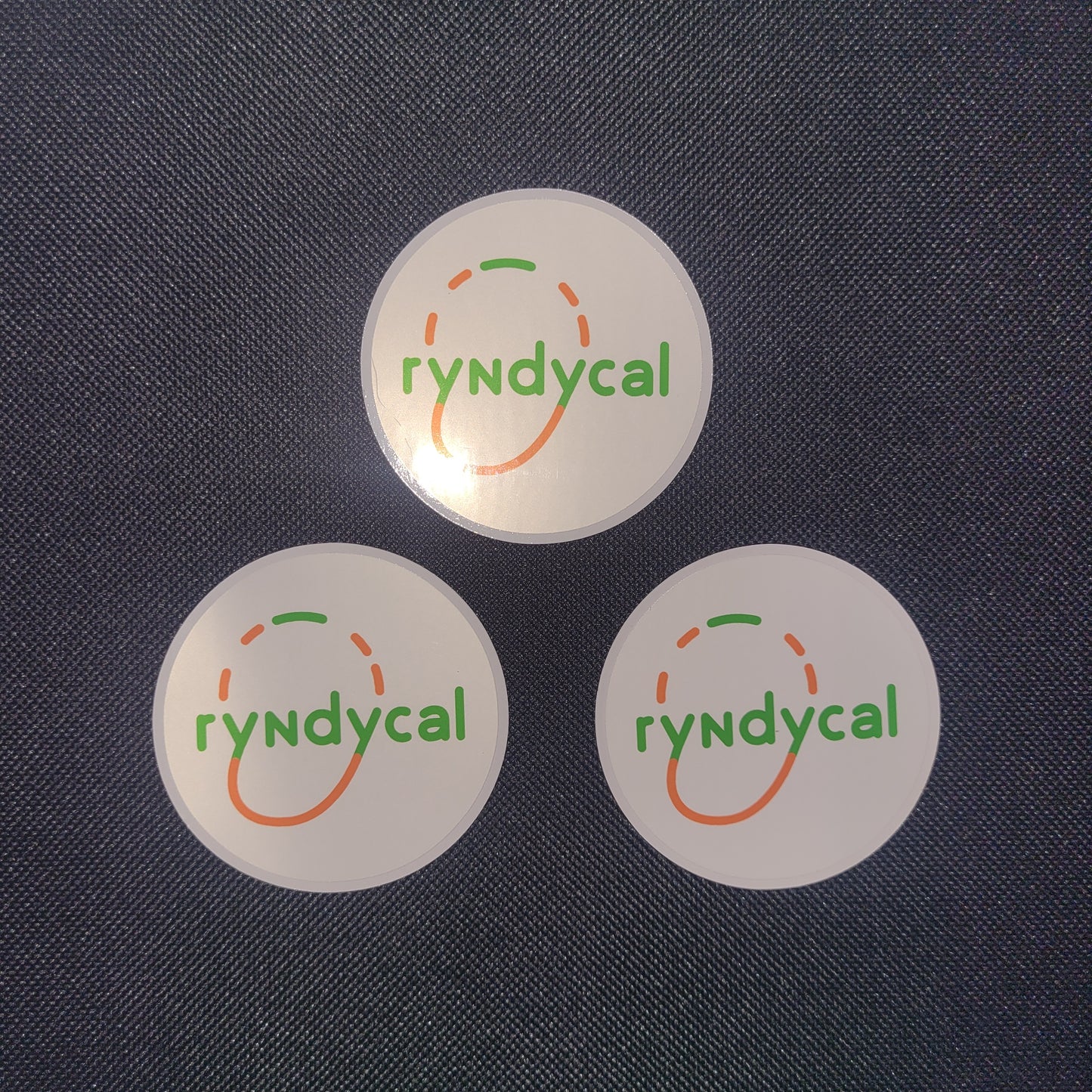 Die Cut of Custom Vinyl Gloss Stickers